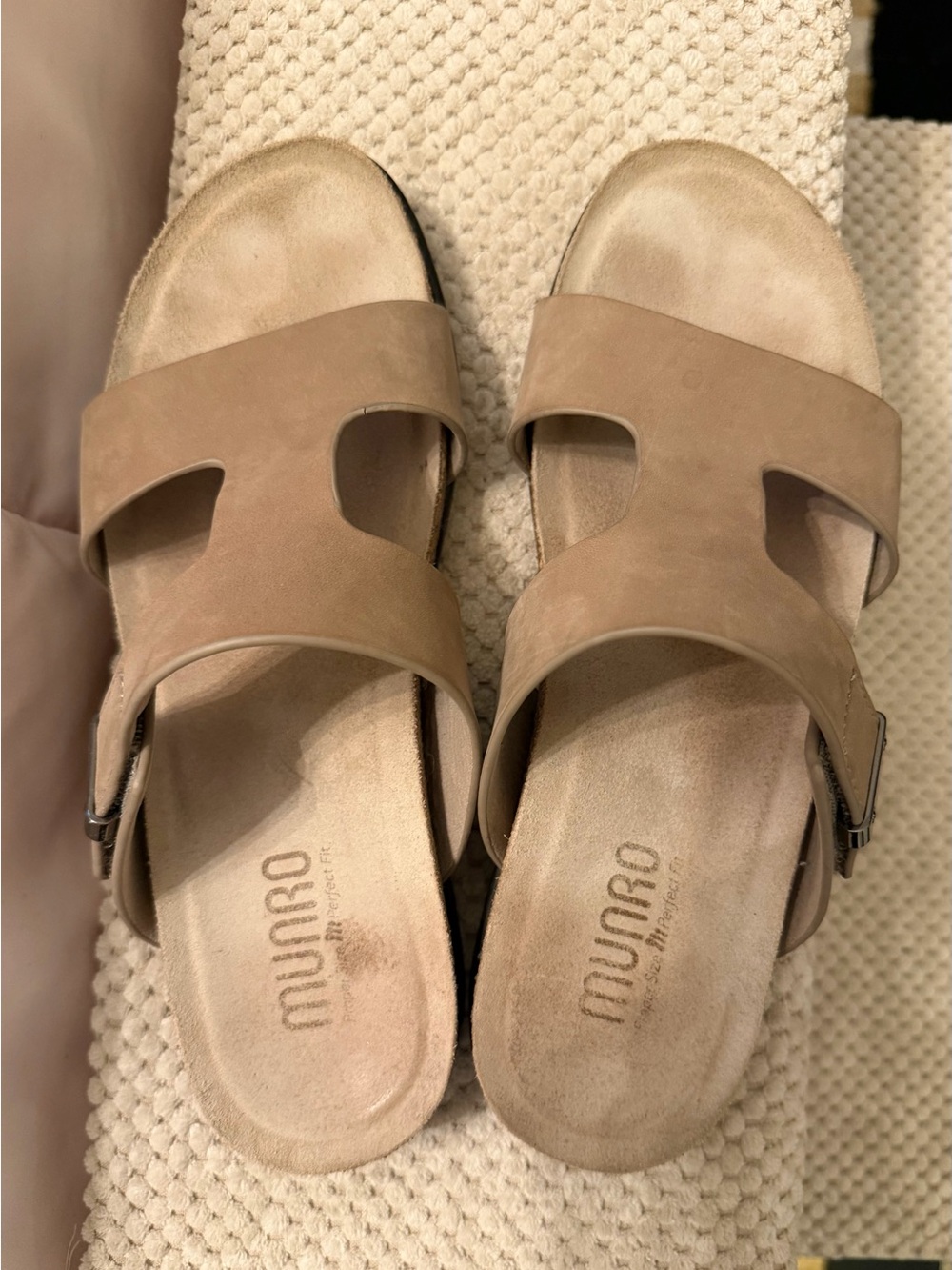 Munro Jody Slide Sandals in Taupe Nubuck - 8 medium